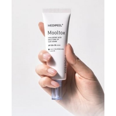 Сонцезахисний тонуючий крем для обличчя Medi-Peel Hyaluronic Acid Aqua Mooltox Mild Tone Up Sun Cream SPF 50+, 50ml