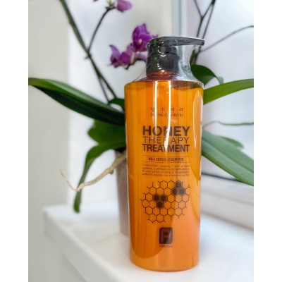 Кондиціонер для волосся «Медова терапія» Daeng Gi Meo Ri Professional Honey Therapy Treatment 500ml